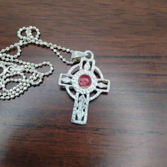 Heathergem Celtic Cross in Sterling Silver on 20-inch Ball Chain - Picture 6 of 6